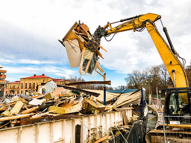 Best Commercial Cleanout Services  in West Des Moines, IA